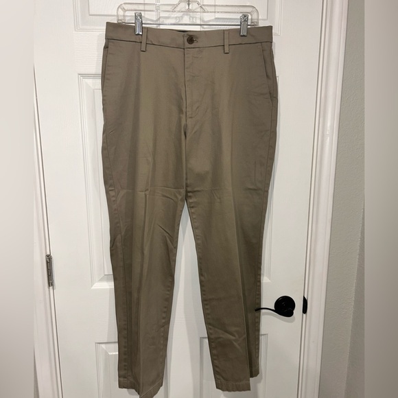 Dockers Flex Comfort Classic Fit Khaki Dress Pants size‎ W32 L30 - Picture 1 of 5